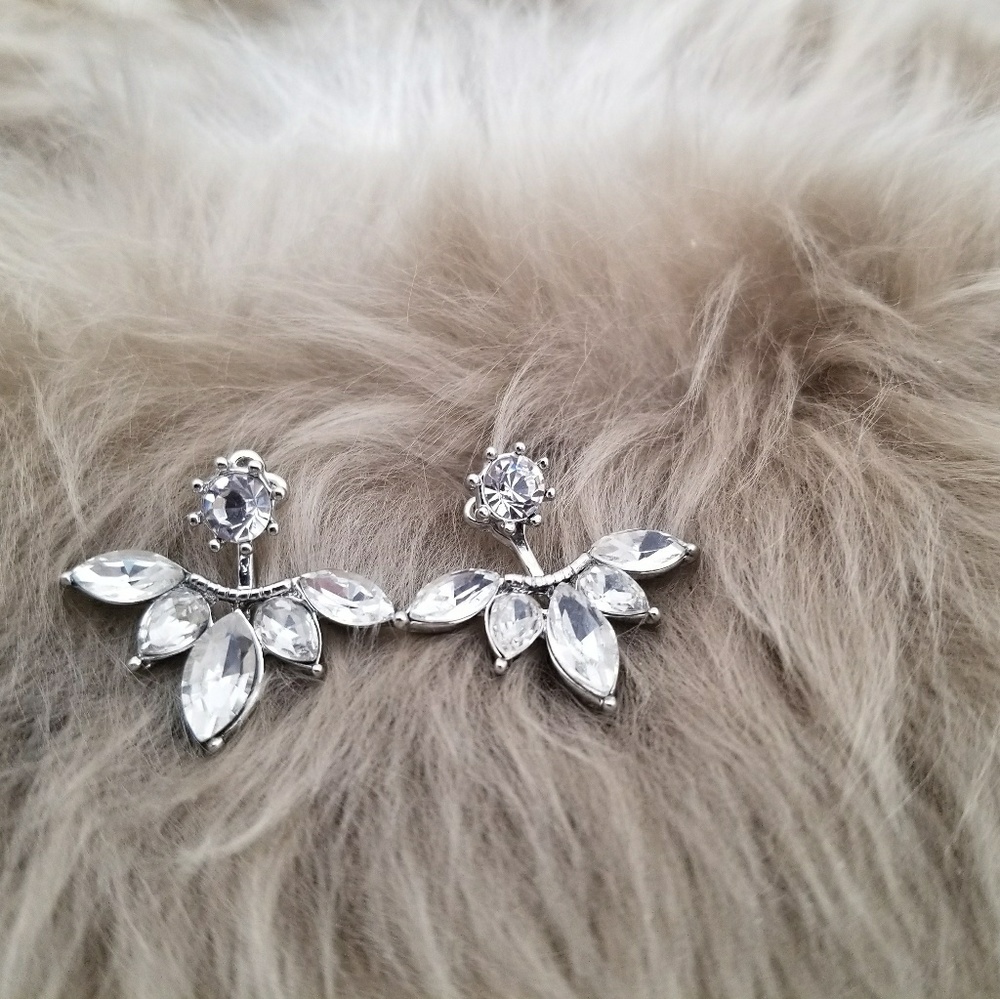 🔥2 in 1 Cute and Elegant Fashion Earring🔥